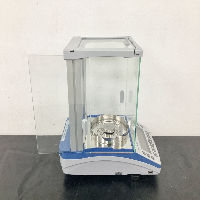 VWR Analytical Balance image 3